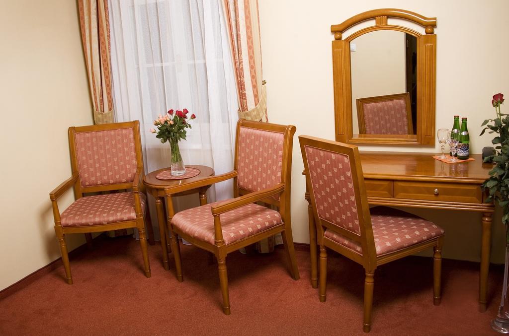 Hotel Saint Antonius Mariánské Lázně Værelse billede
